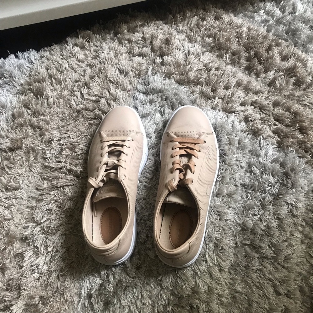 Women’s Lacoste Nude Leather Sneaker